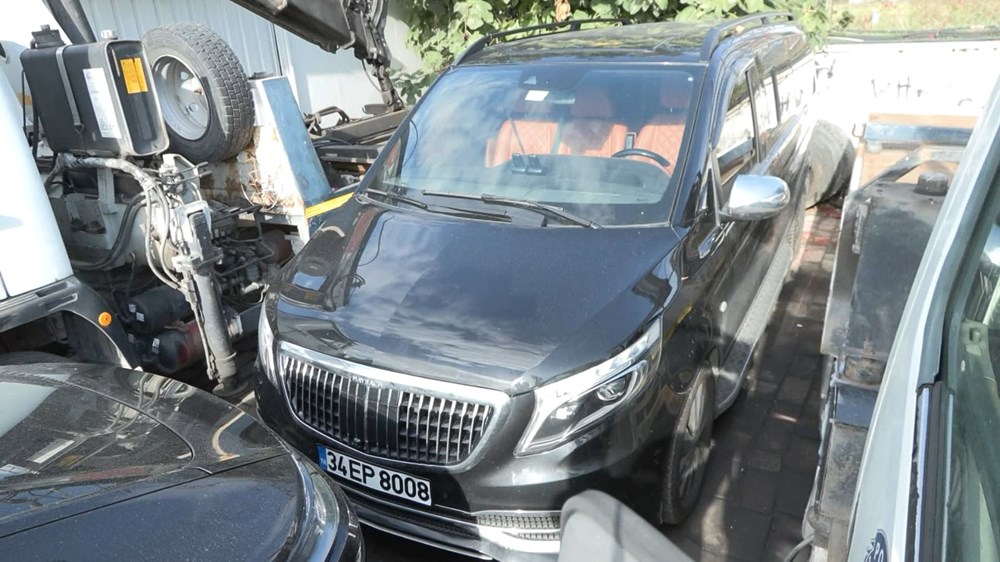 Dilan Polat ve Engin Polat'ın araçları yediemin otoparkında - 6