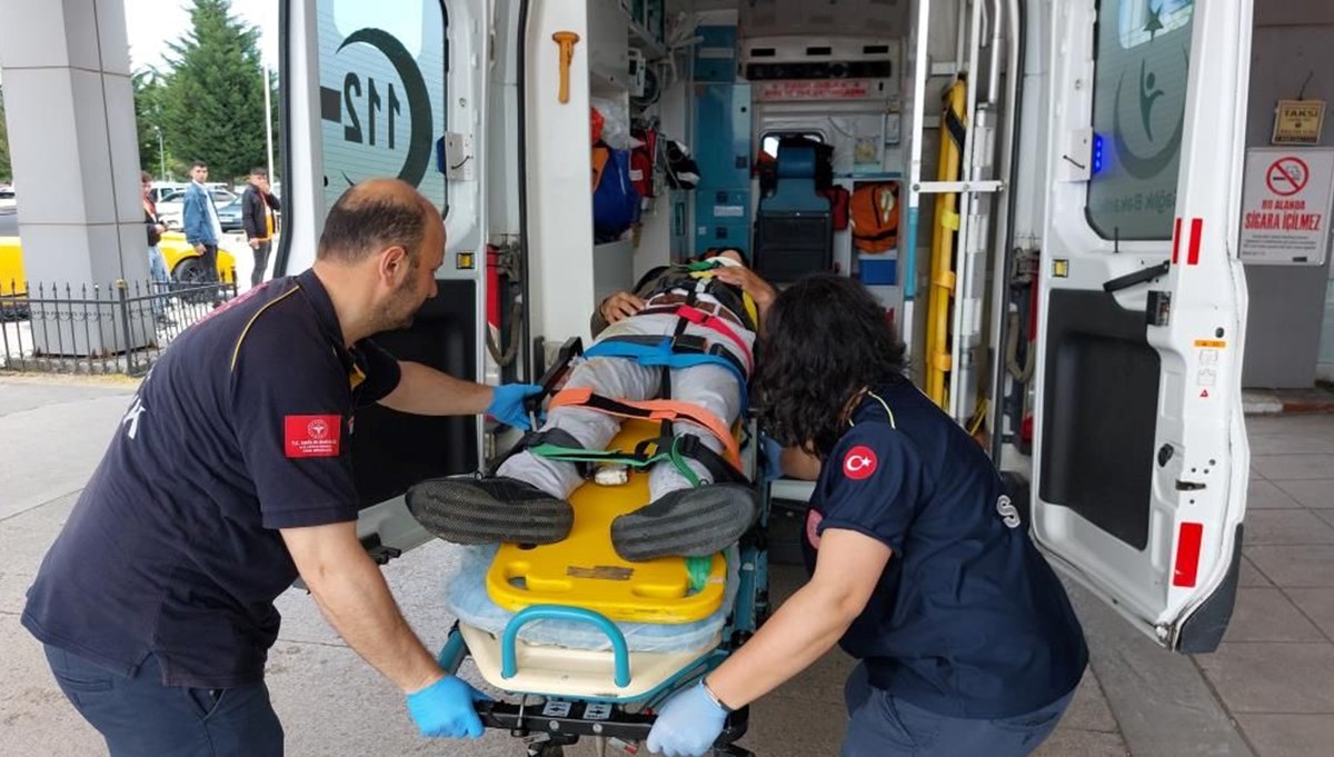 Piknik yolunda kaza: 3 yaralı Piknik yolunda kaza: 3 yaralı