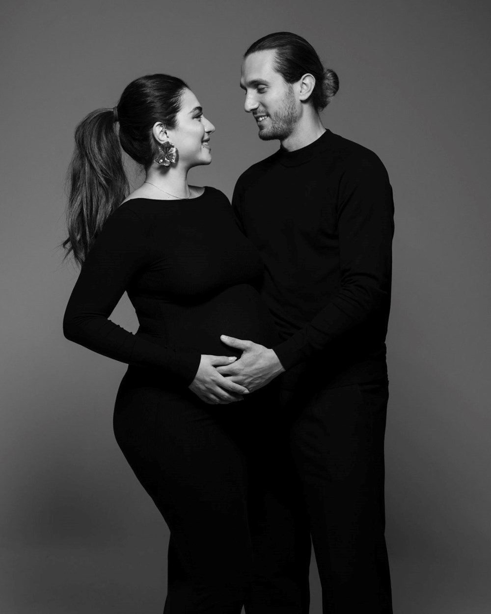 Melisa Aslı Pamuk ile Yusuf Yazıcı, oğullarının yüzünü ilk kez gösterdi - 2