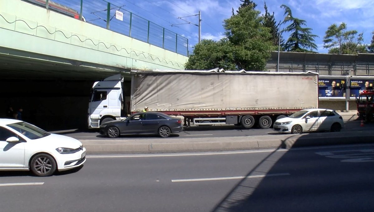 Bakırköy’deki sabıkalı üst geçitte yine kaza (4 kişi feci şekilde can vermişti)