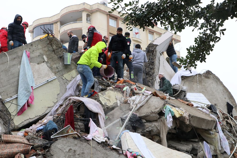 Türkiye yasta | Depremin vurduğu 10 ilden çarpıcı fotoğraflar... - 47