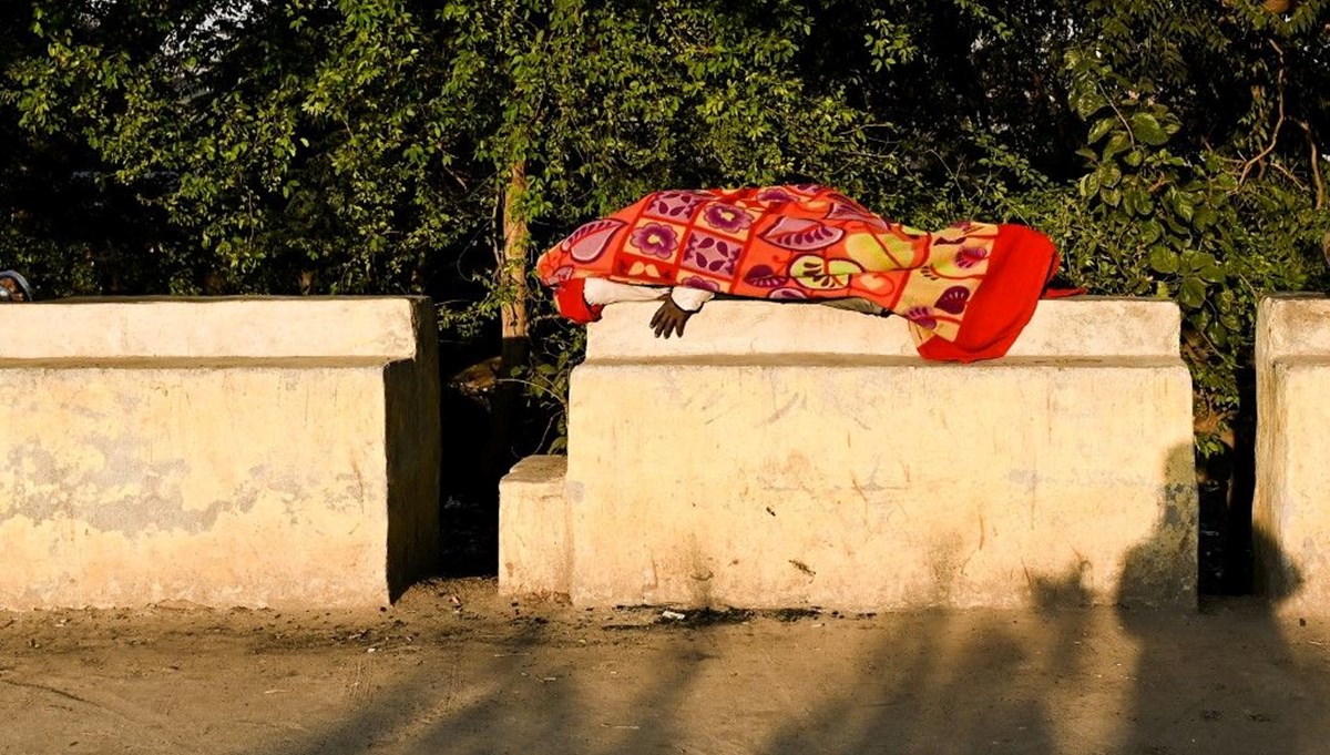 Hindistan'da olağan dışı soğuk kış: 176 kişi hayatını kaybetti Hindistan'da olağan dışı soğuk kış: 176 kişi hayatını kaybetti