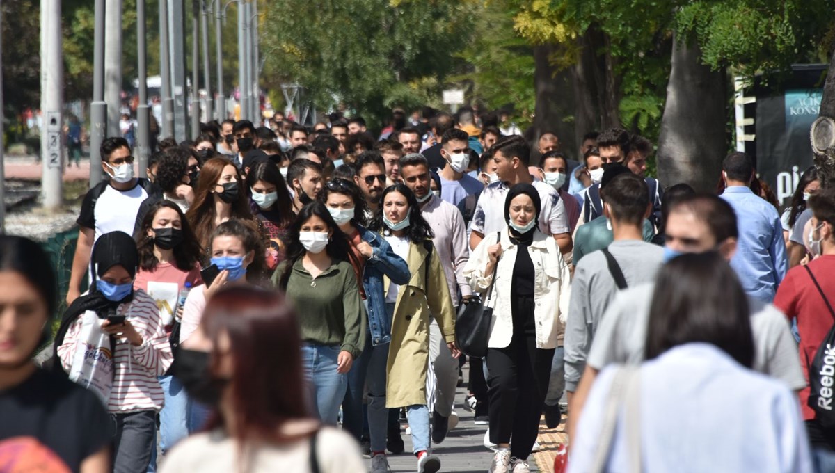 Kampüse dönen üniversiteliler endişeli: Kurallara kimse uymuyor Kampüse dönen üniversiteliler endişeli: Kurallara kimse uymuyor