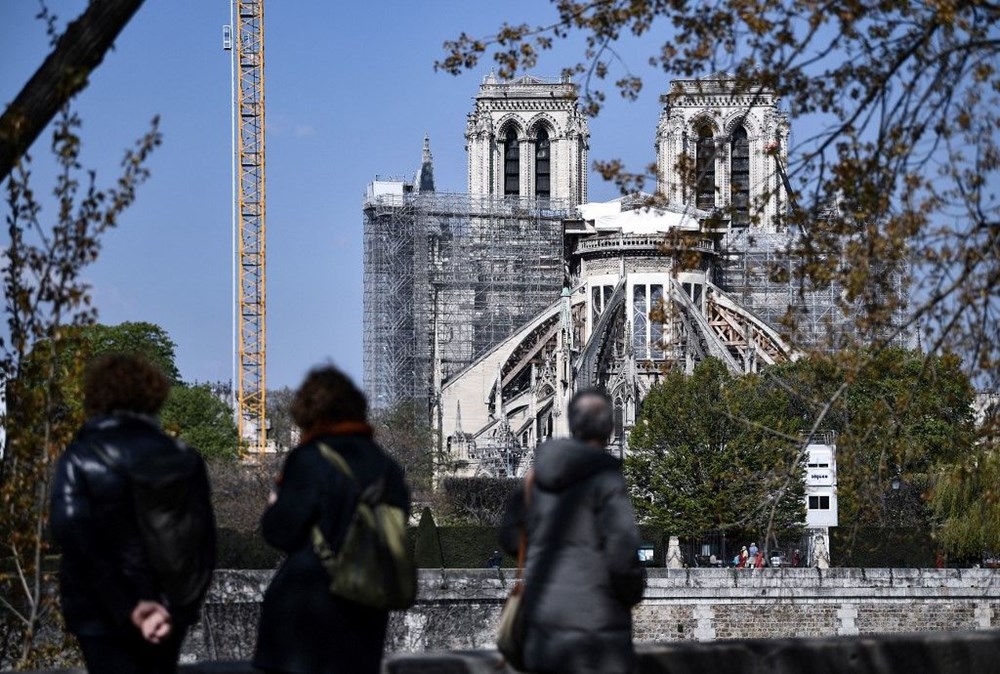 Paris’teki Notre Dame Katedrali’nin restorasyonu başlıyor - 1