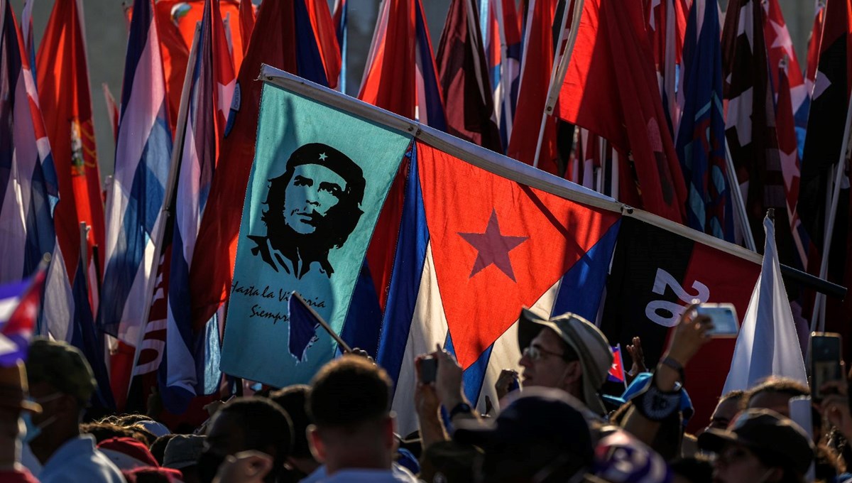 Sosyalist Küba 1 Mayıs İşçi Bayramı gösterilerini iptal etti: Devasa akaryakıt krizi ülkeyi felç etti Sosyalist Küba 1 Mayıs İşçi Bayramı gösterilerini iptal etti: Devasa akaryakıt krizi ülkeyi felç etti