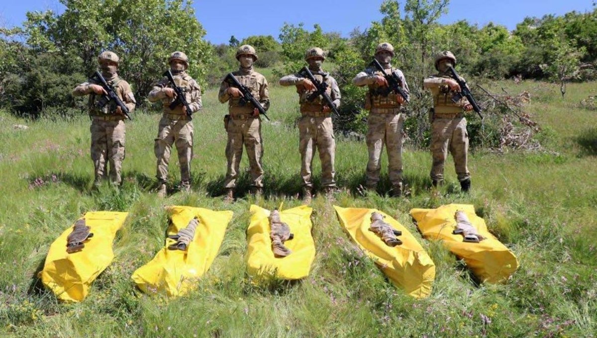 Şırnak'ta etkisiz hale getirilen terörist sayısı 5 oldu Şırnak'ta etkisiz hale getirilen terörist sayısı 5 oldu