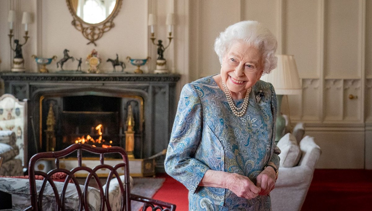 59 yıl sonra ilk kez: Kraliçe Elizabeth parlamento açılışına katılmayacak