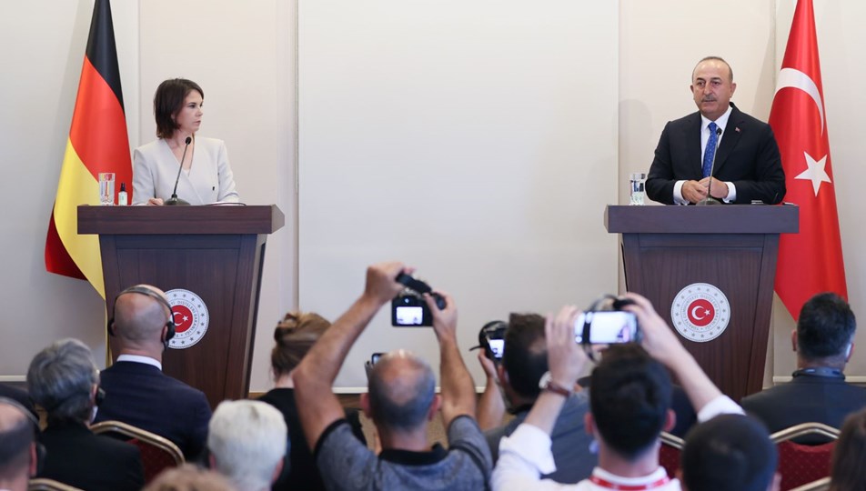 Bakan Çavuşoğlu: Kavala konusunu Türkiye aleyhine kullanıyorsunuz