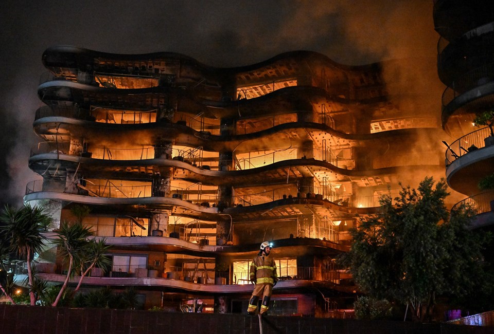SON DAKİKA HABERİ: İzmir Narlıdere'de büyük site yangını - 4