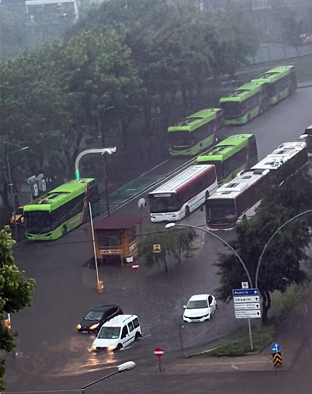 Samsun'da sağanak: Yollar göle döndü, su baskınları yaşandı - 5