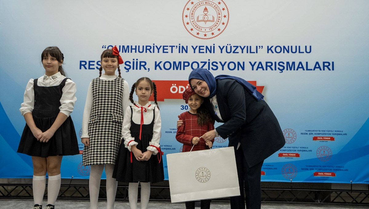 Cumhuriyet'in Yeni Yüzyılı konulu yarışmaların ödül töreni düzenlendi