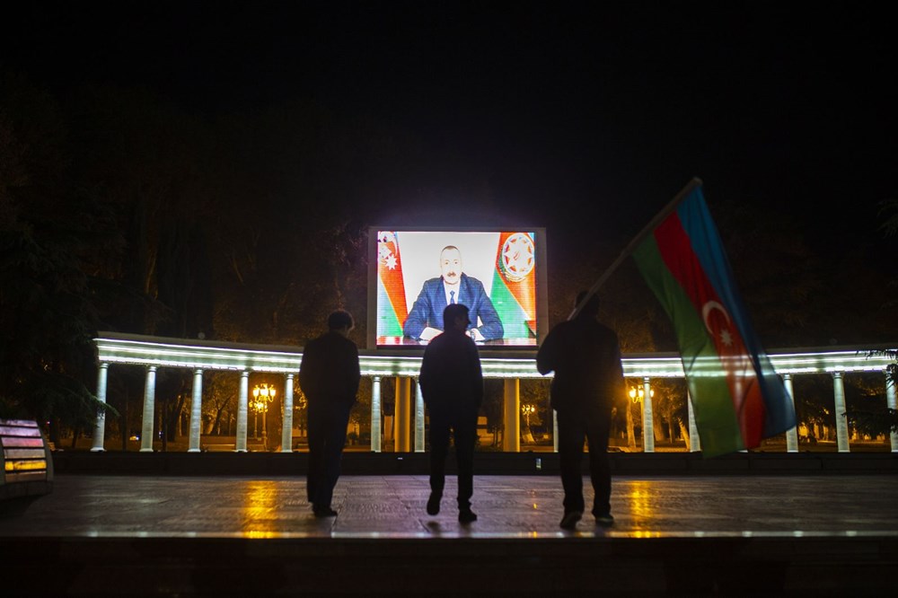 Azerbaycanlılar, Dağlık Karabağ'da varılan anlaşmayı coşkuyla kutluyor - 15