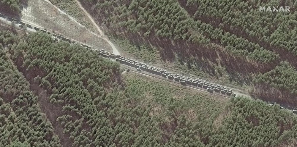 Putin’in
yıkım ordusu: 64 kilometrelik konvoy Kiev sınırında durdu - 2