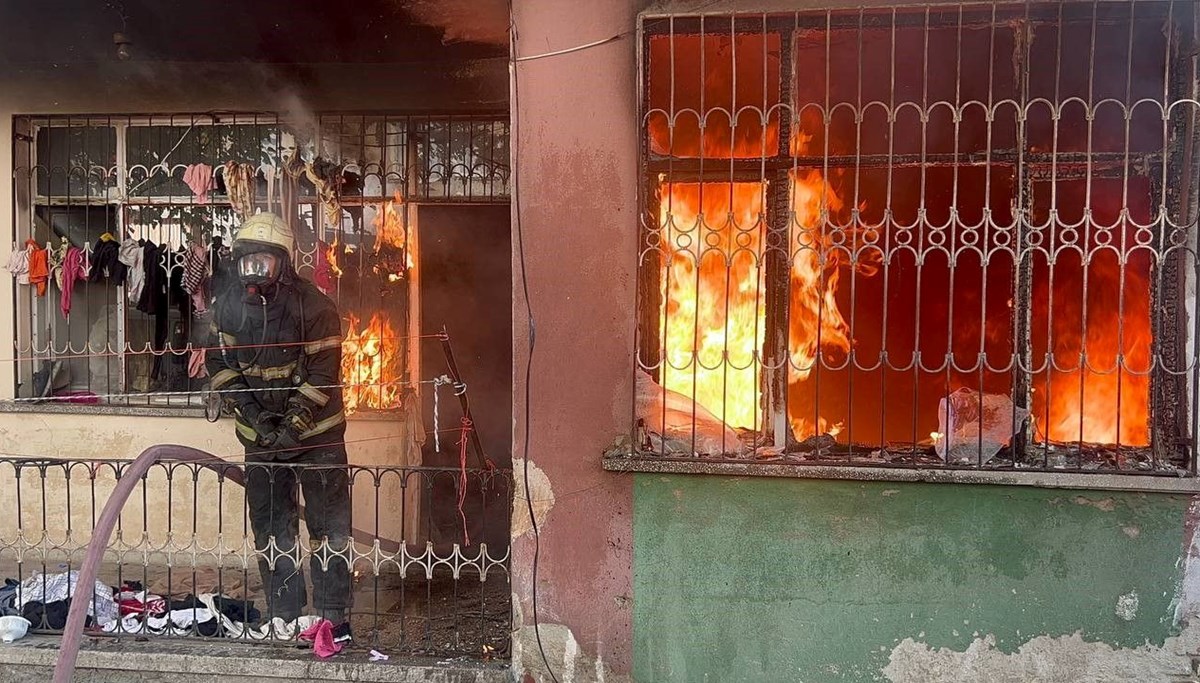 Yangında korkup dolaba saklanan 4 yaşındaki kız çocuğu hayatını kaybetti