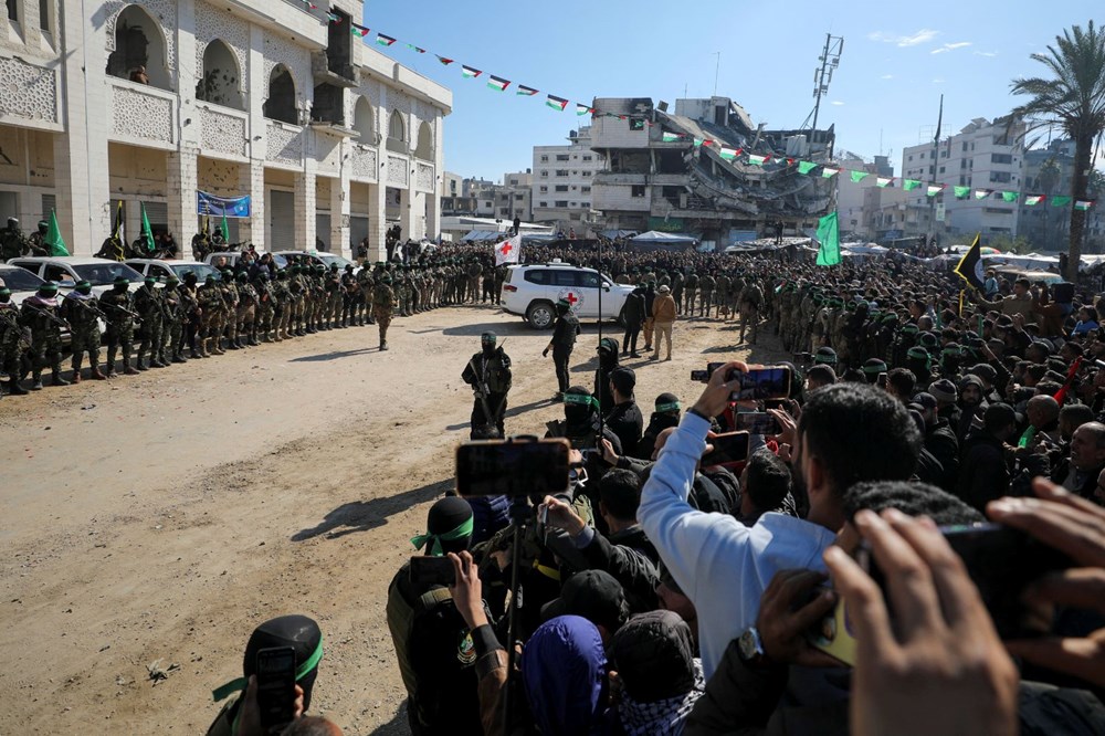 Gazze'de ikinci esir takası: İsrailli 4 kadın askere, 200 Filistinli esir serbest kaldı - 3