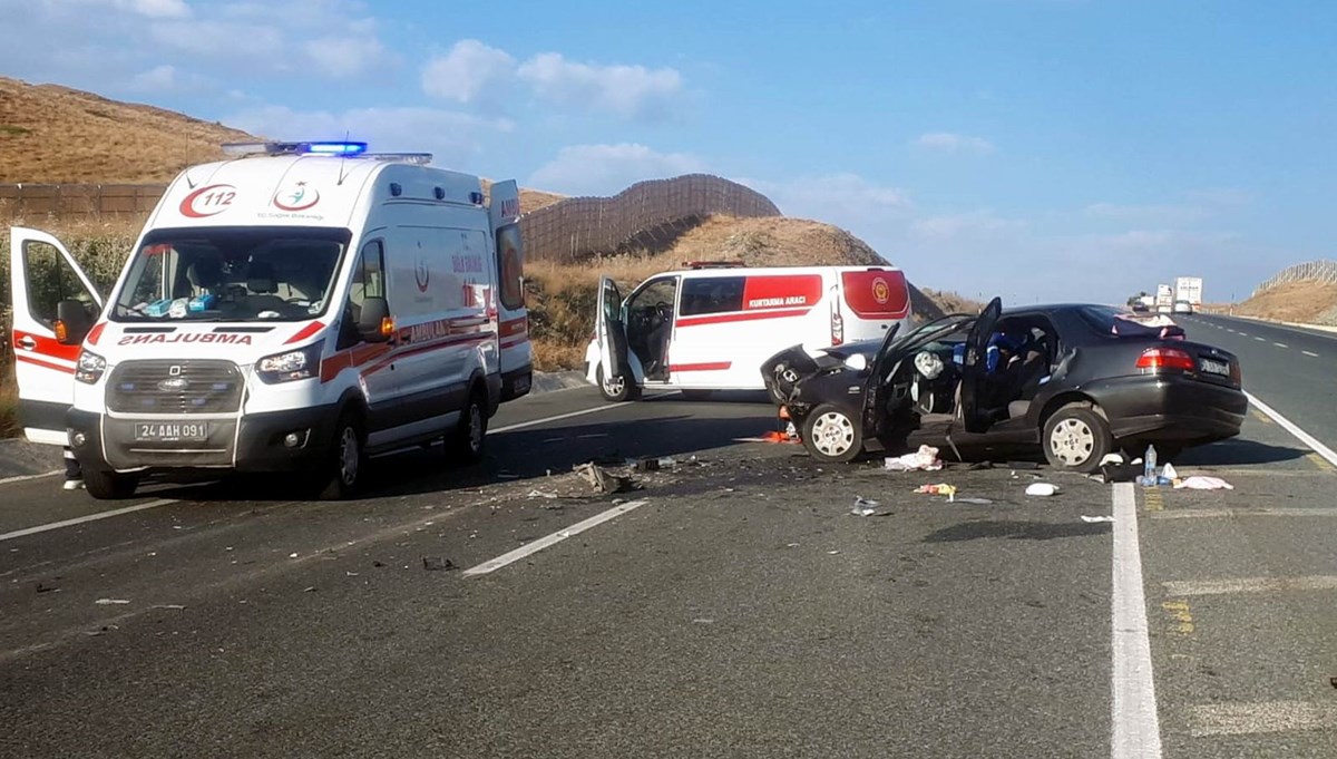 Erzincan'da feci kaza: 2 ölü, 4 yaralı