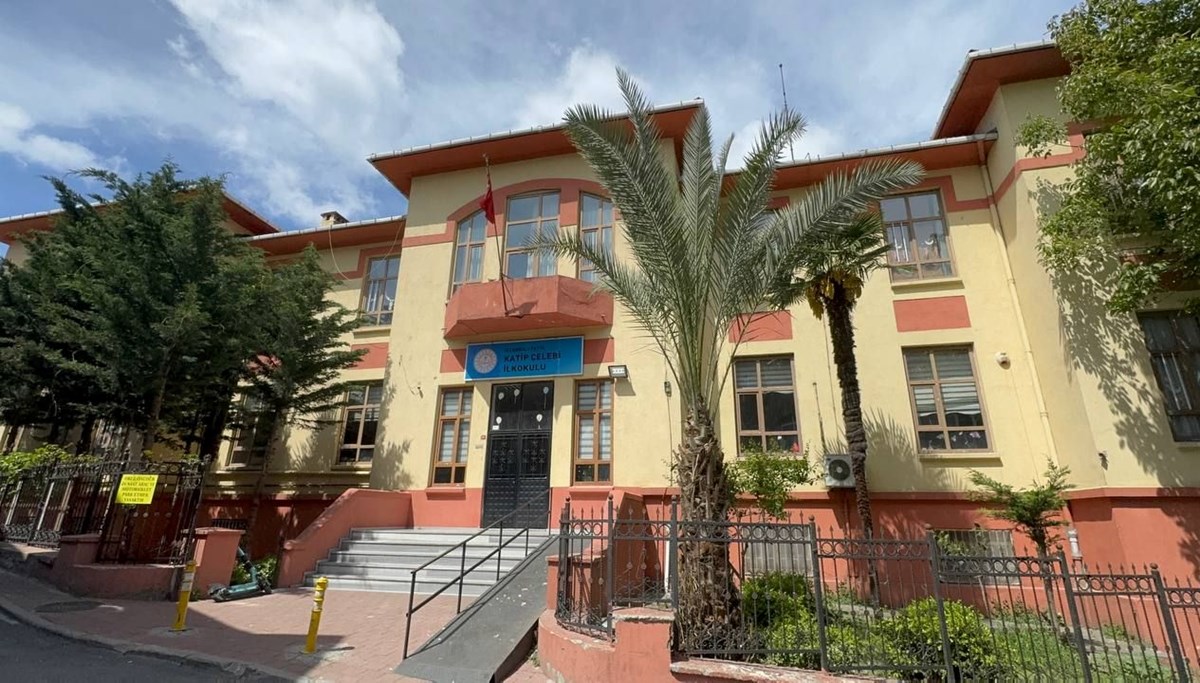 Depremde hasar gören 4 okul riskli olduğu gerekçesiyle boşaltıldı Depremde hasar gören 4 okul riskli olduğu gerekçesiyle boşaltıldı