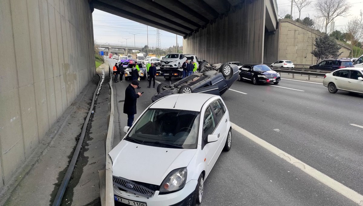 İstanbul’da TEM Otoyolu’nu kilitleyen kaza