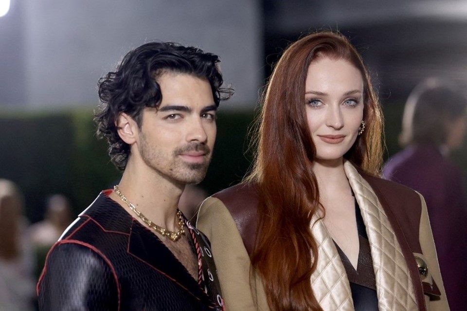 Sophie Turner'ın Taylor Swift'in evinde kaldığı iddia edildi - 1