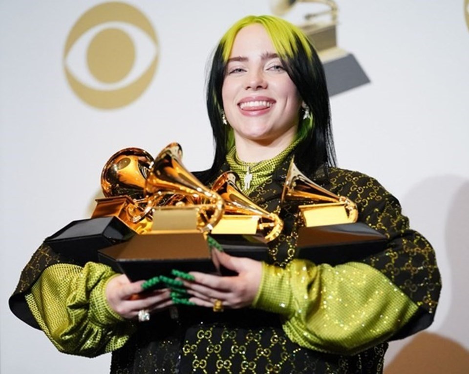 Billie Eilish Glastonbury Festivali'nde sahne alan en genç ana şarkıcı olacak - 2