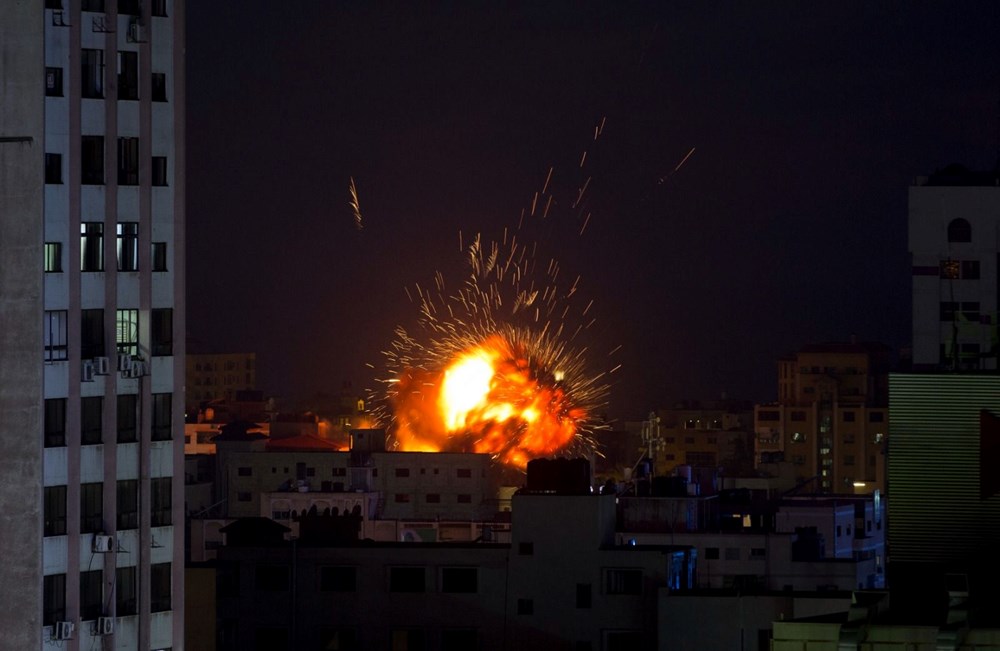 İsrail'in Gazze'ye saldırıları sürüyor: Tel Aviv'den kara operasyonu sesleri yükseldi (İsrail-Hamas çatışmalarında 14. gün) - 1