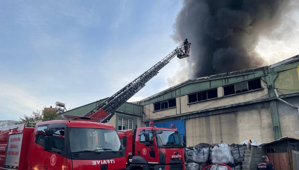 Gaziantep’te geri dönüşüm fabrikasında yangın Gaziantep’te geri dönüşüm fabrikasında yangın