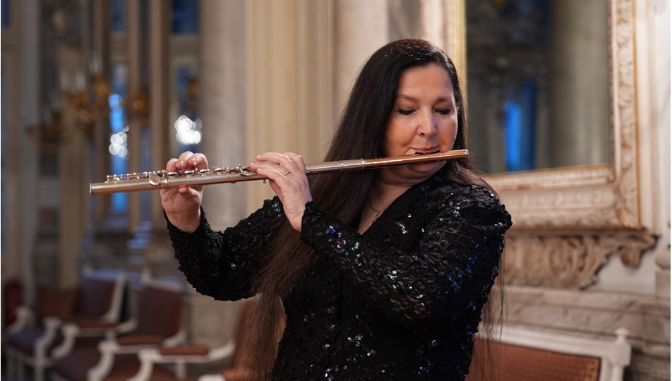 Flüt virtüözü Şefika Kutluer Hatay'daki depremzedeler yararına konser verdi