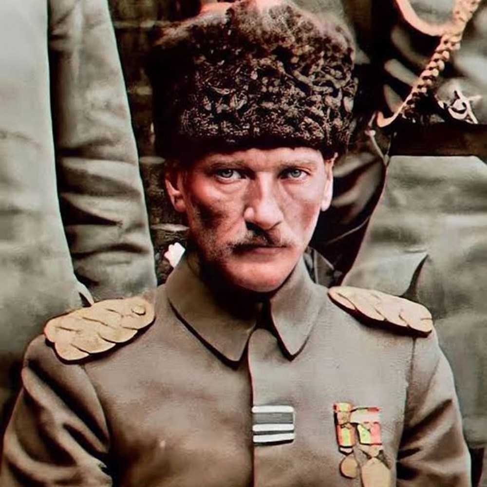 Ünlü isimlerden 19 Mayıs paylaşımları - 1