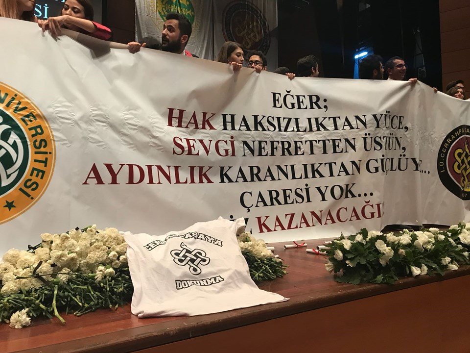 Cerrahpaşa'nın mezuniyet töreninde 'Cerrahpaşa'ya Dokunma' protestosu - 1