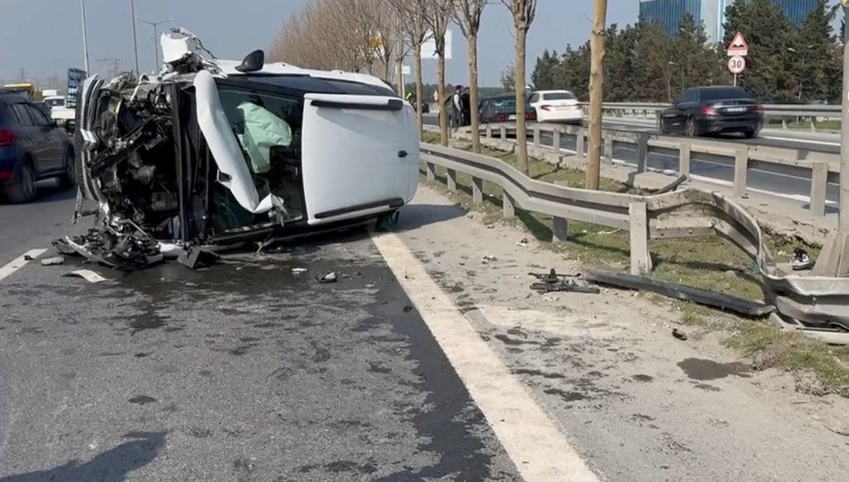 TEM bağlantı yolunda kaza: Devrilen araçtan burnu bile kanamadan çıktı