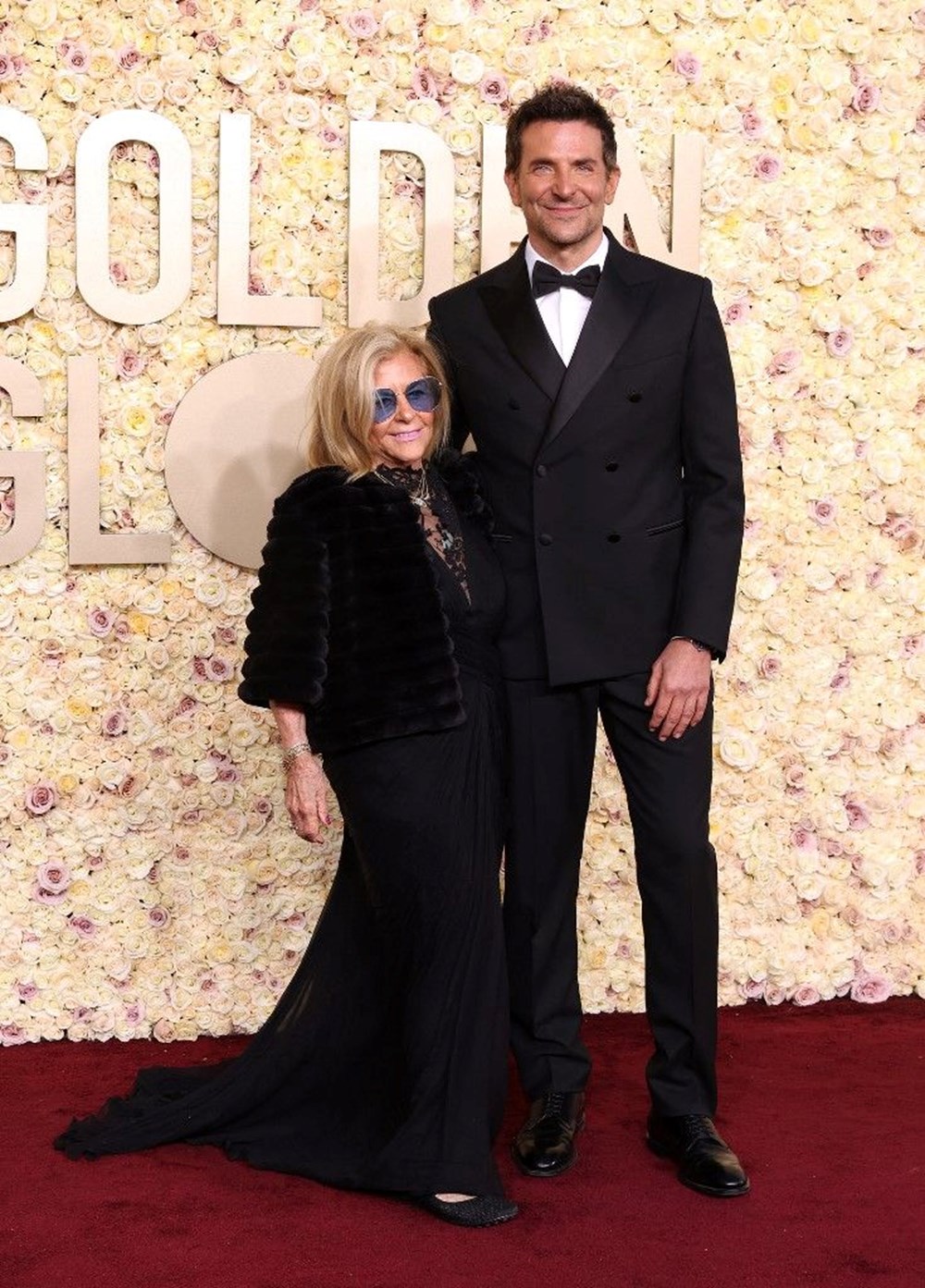 Bradley Cooper sevgilisi Gigi Hadid ile annesini tanıştırdı - 2