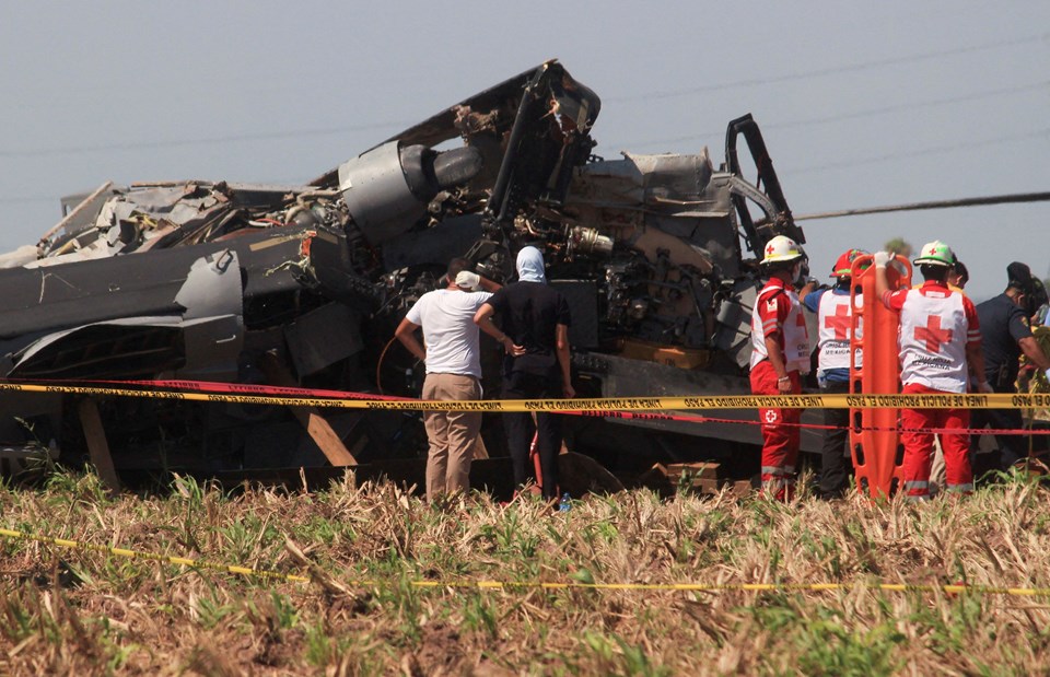 Meksika’da askeri helikopter düştü: 14 ölü - 1