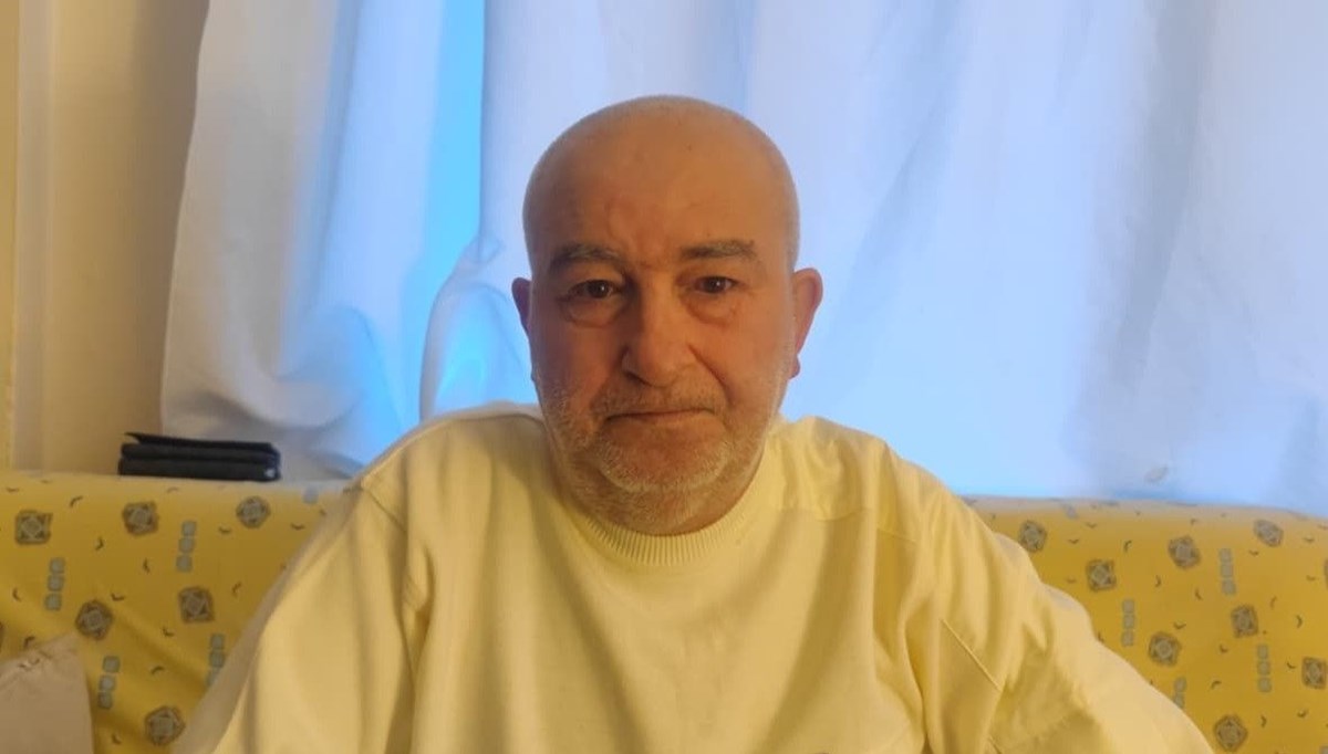Kendi selasını okuttu: Kendi selasını okuttu: