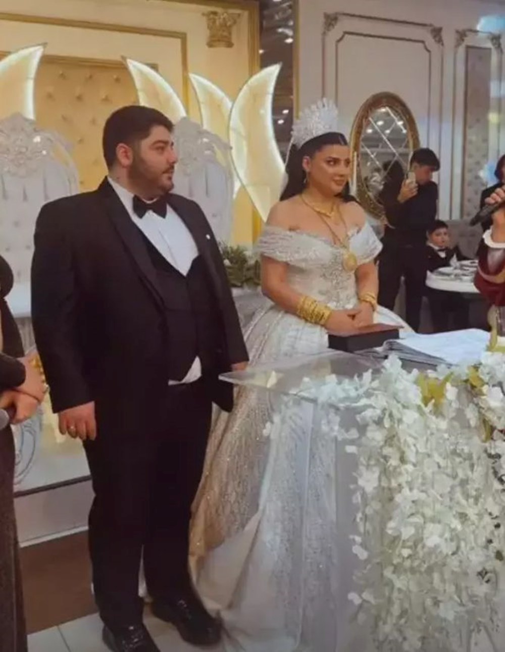 Murat Övüç oğlunu evlendirdi: Kilolarca altın taktı - 2