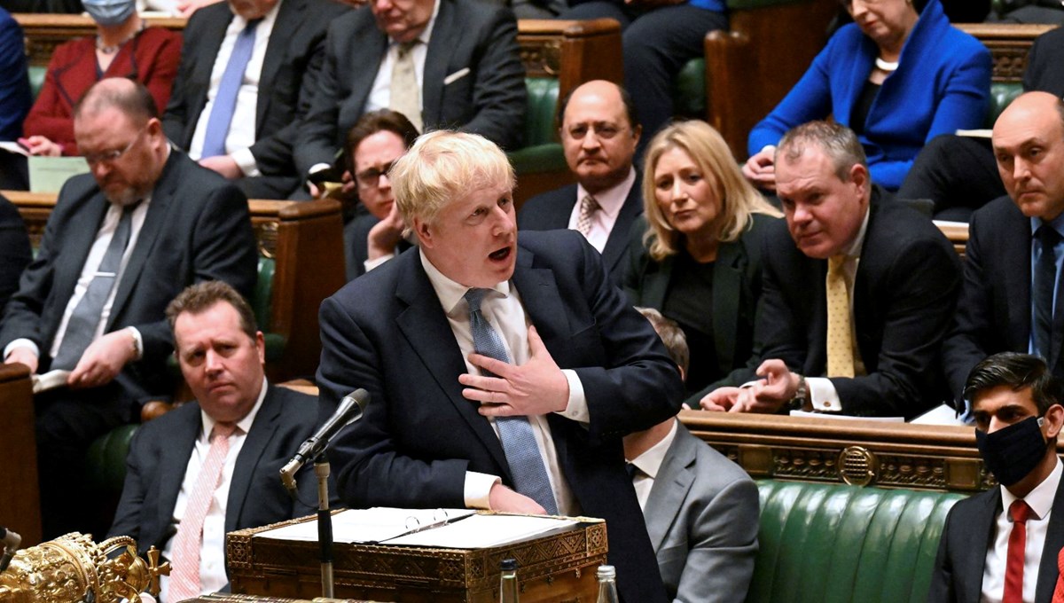 Karantinada parti skandalı: Johnson parlamentodan özür diledi