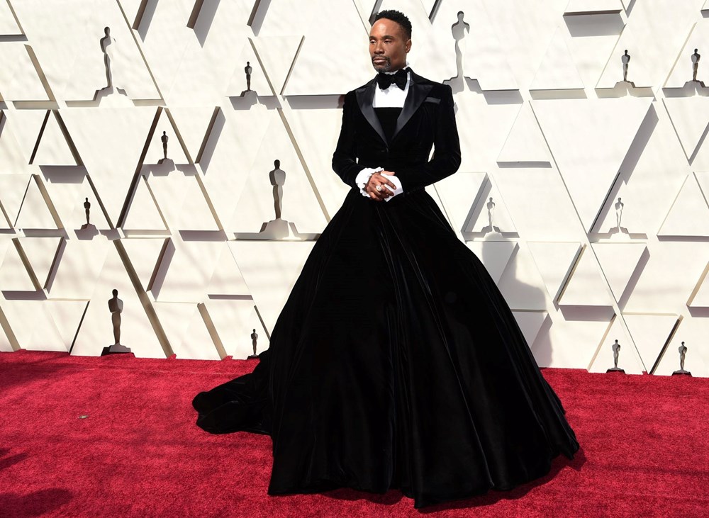 Düşenler, ışığın kurbanı olanlar... İşte Oscar tarihinin en tartışmalı kıyafetleri - 9
