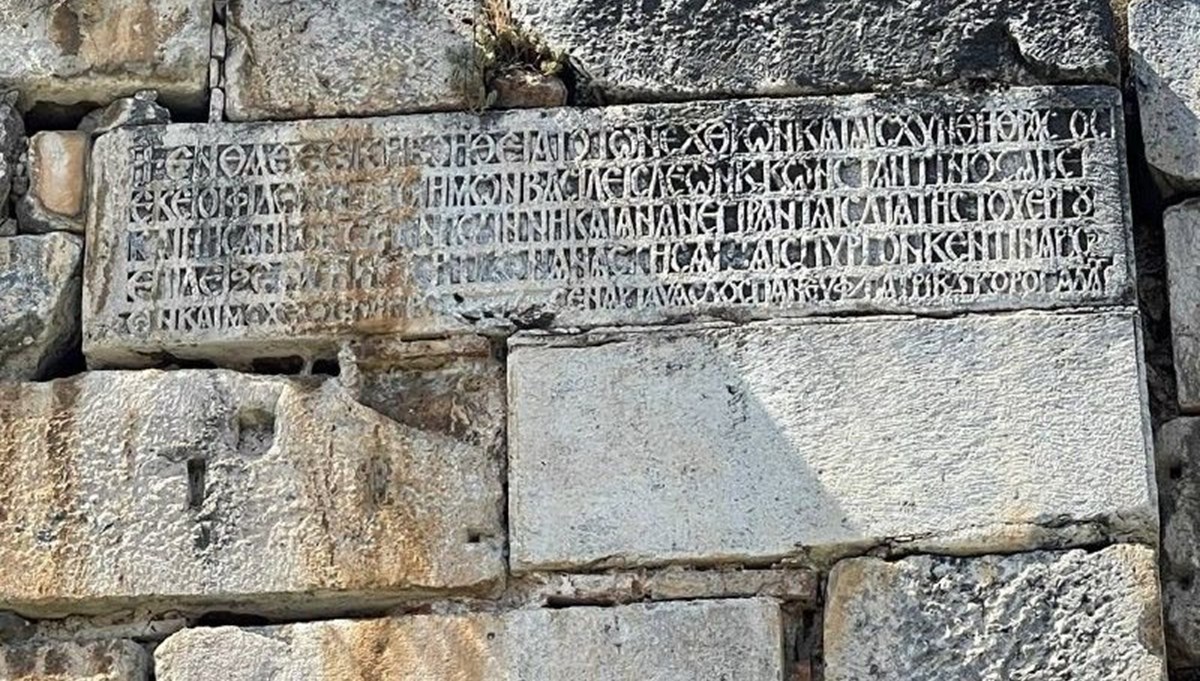 İznik'te 2 bin yıllık surlara işlenmiş kitabenin sırrı çözüldü