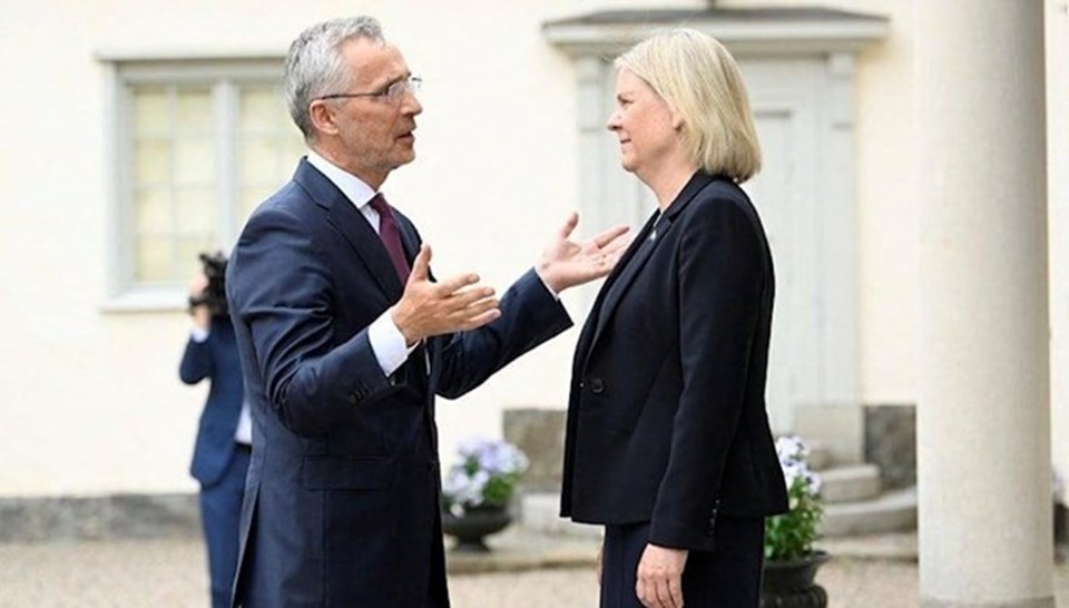 Geçen hafta A İsveç Başbakanı Magdalena Andersson ile bir araya gelen Stoltenberg, İsveç'in, Türkiye'nin Stockholm’ün NATO üyelik başvurusunu onaylama taleplerini karşılamak için önemli adımlar attığını söylemişti.