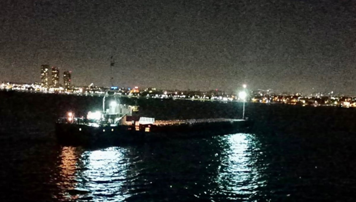 İstanbul Boğazı'nda gemi arızası: Kıyı emniyeti müdahale etti İstanbul Boğazı'nda gemi arızası: Kıyı emniyeti müdahale etti