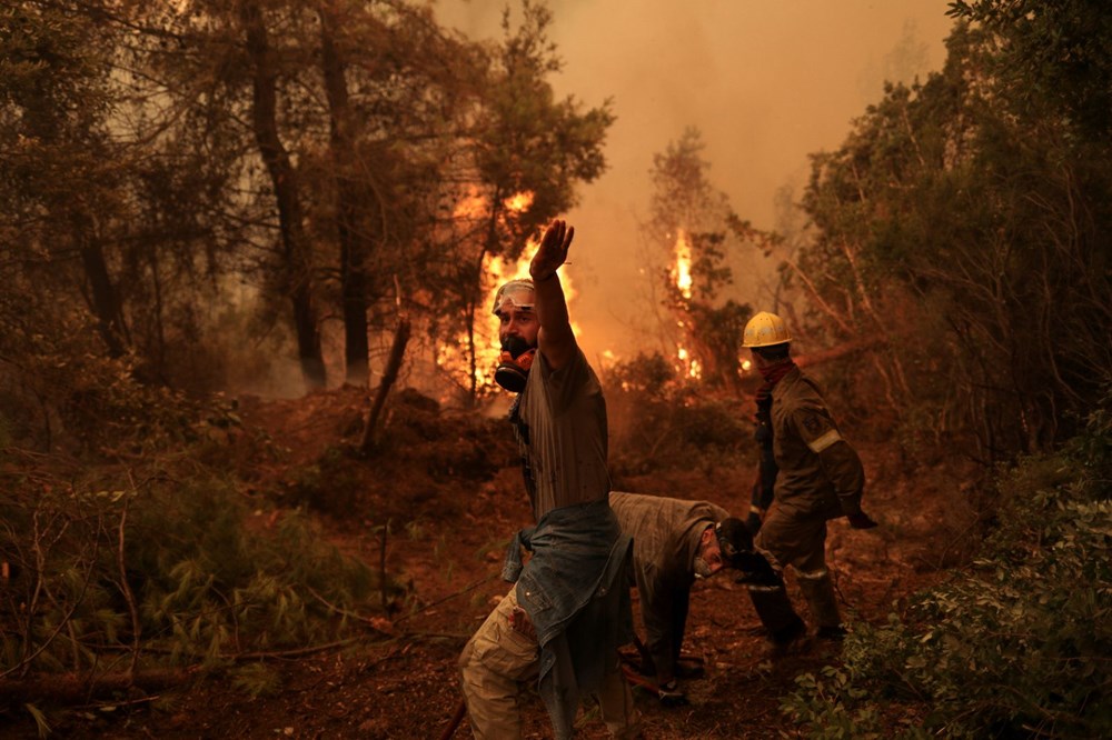 Yunanistan’da yangın felaketinin boyutları ortaya çıktı: 586 yangında 3 kişi öldü, 93 bin 700 hektardan fazla alan yandı - 30
