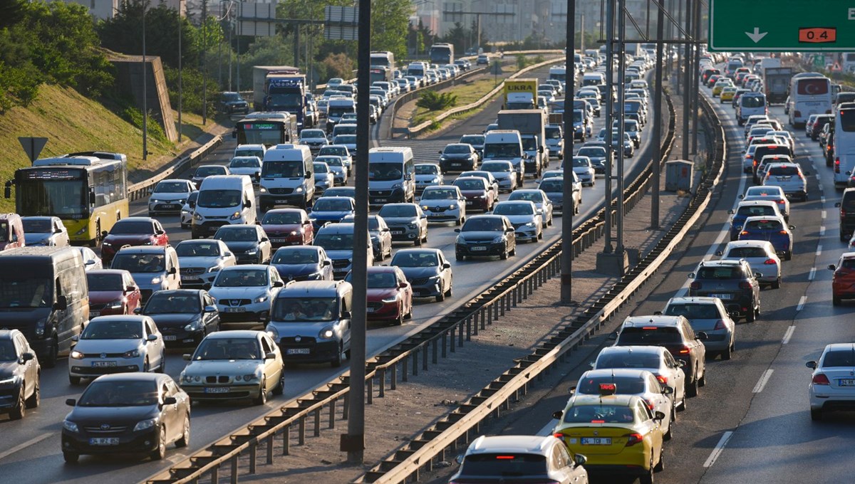 Yollarda bayram trafiği artıyor