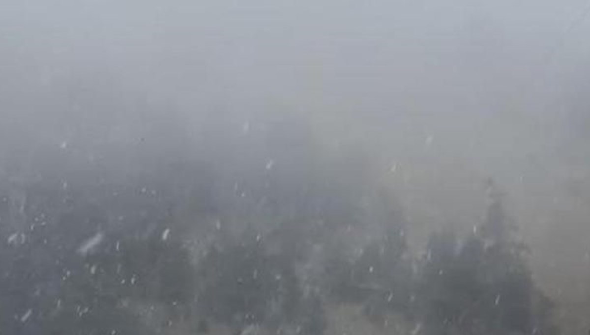Kartalkaya'ya mevsimin ilk karı yağdı Kartalkaya'ya mevsimin ilk karı yağdı