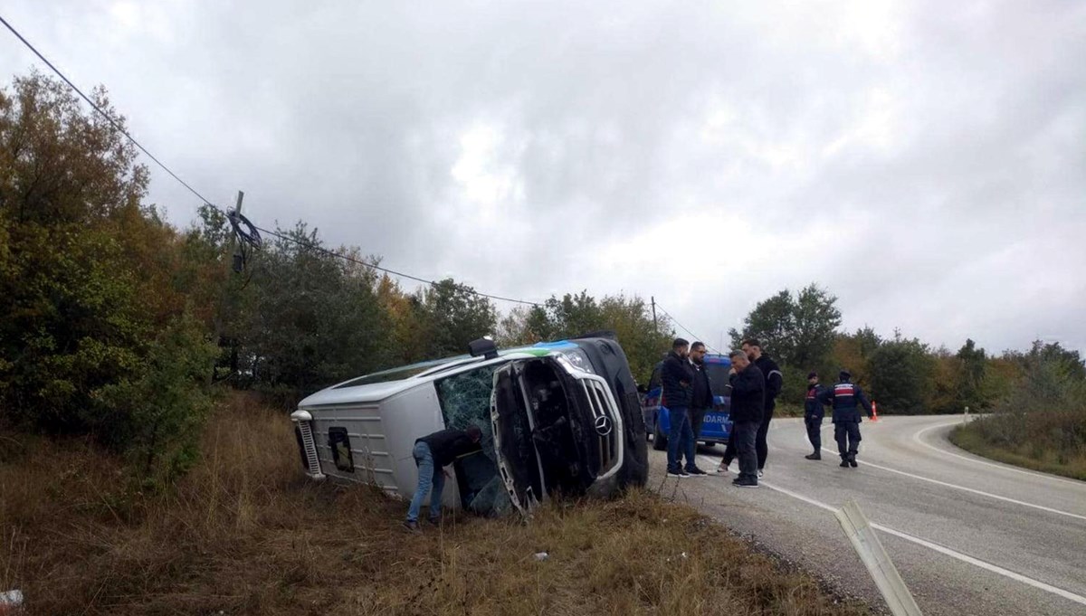 Tekirdağ'da yolcu minibüsü devrildi: 16 yaralı