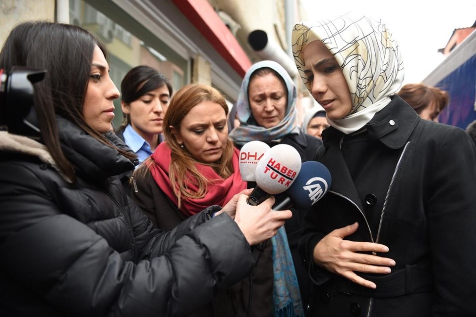 Erdoğan’ın kızlarından Özgecan’ın ailesine taziye ziyareti - 2