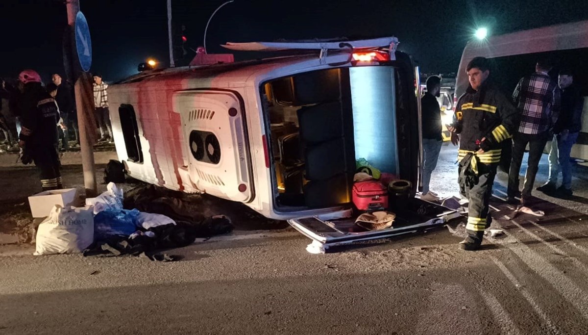 Tekirdağ'da yolcu minibüsü ile otomobilin çarpıştı: 15 yaralı