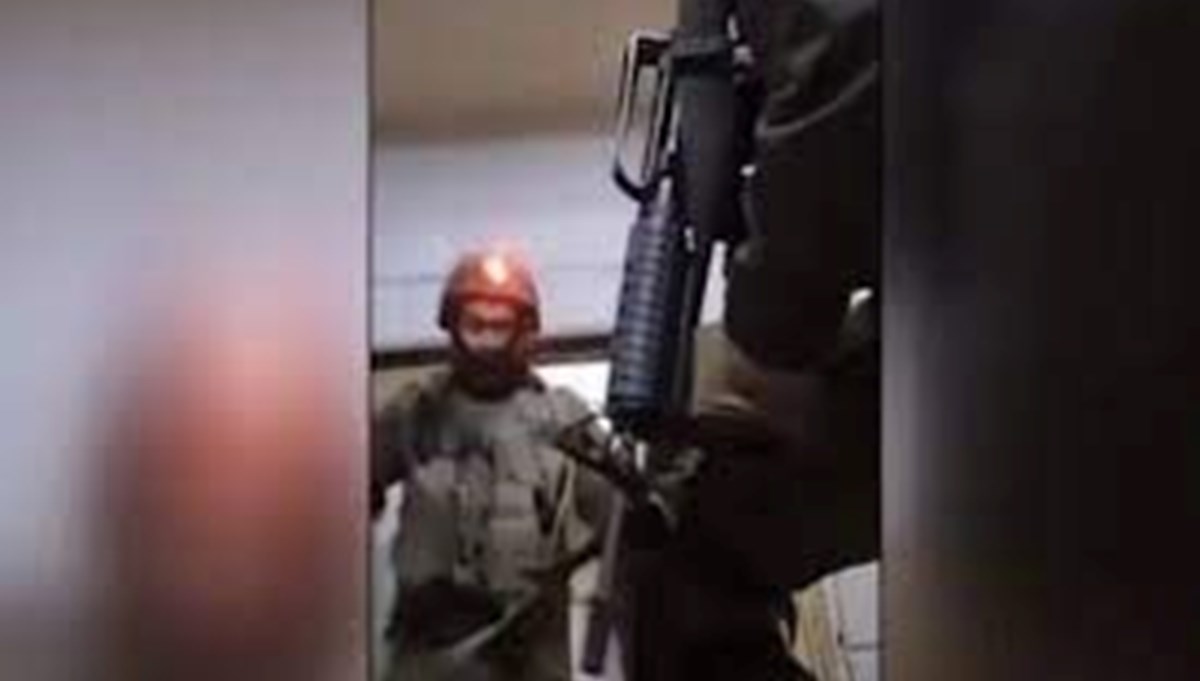 Filistinli adam canlı yayında gözaltına alındı: O anlar böyle görüntülendi Filistinli adam canlı yayında gözaltına alındı: O anlar böyle görüntülendi