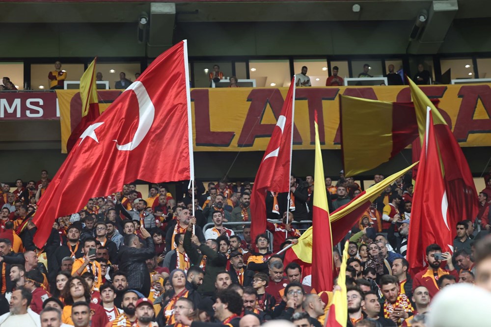 Derbide kazanan Galatasaray: Puan farkı 8'e çıktı - 21