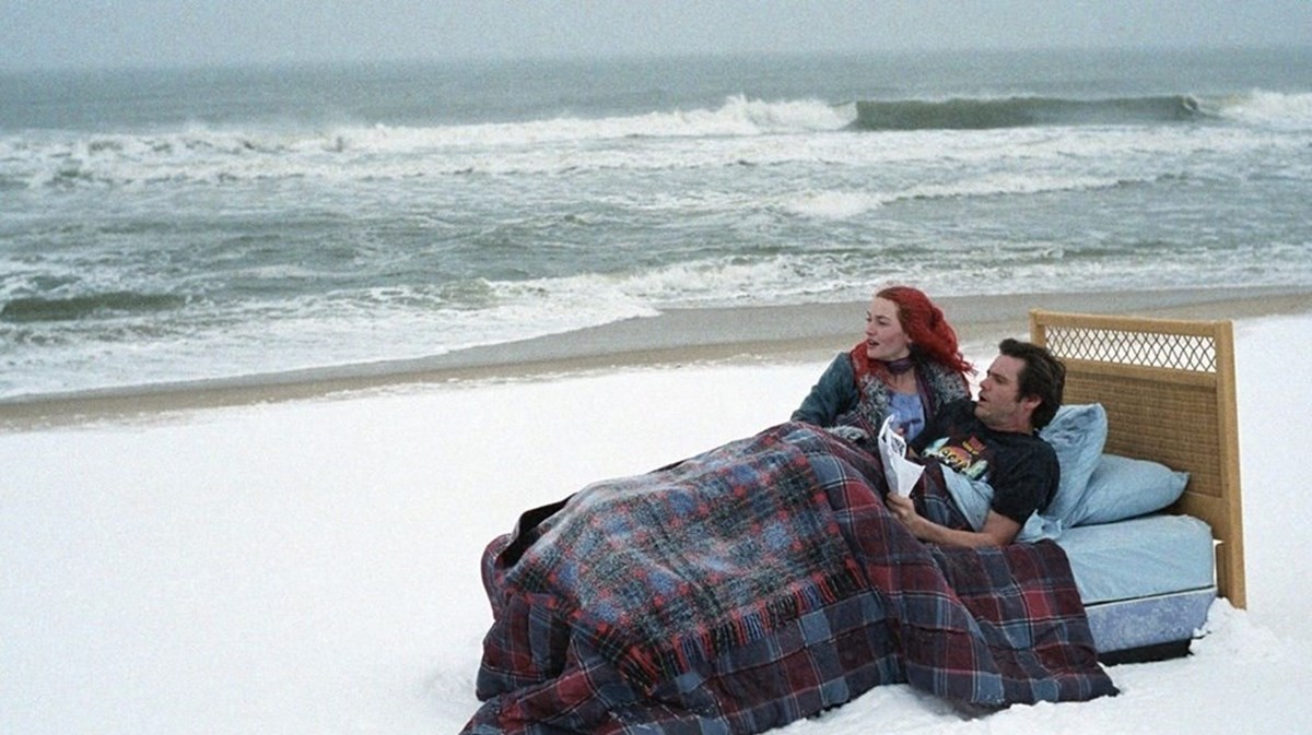 Eternal Sunshine of the Spotless Mind filminden bir sahne.