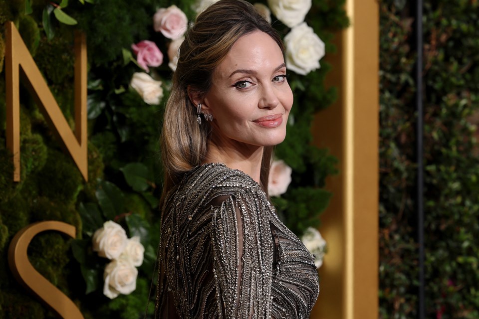 Angelina Jolie Cannes Film Festivali'nde ödül verecek - 1