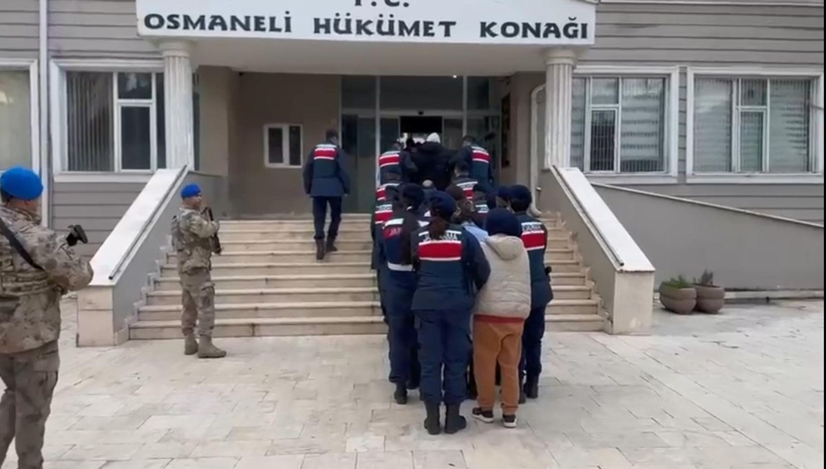 Banka hesaplarında 385 milyon liralık para hareketi! 14 kişi tutuklandı Banka hesaplarında 385 milyon liralık para hareketi! 14 kişi tutuklandı